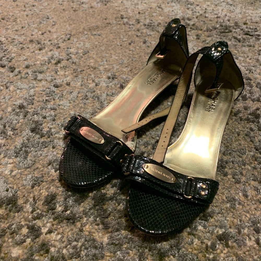 Sandal